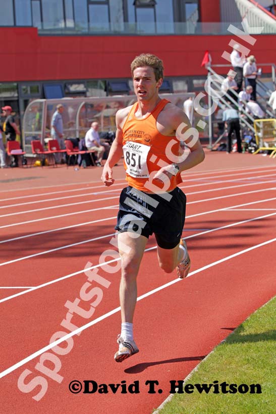 Dan Jenkin (Durham City) wins the 5000 metres.